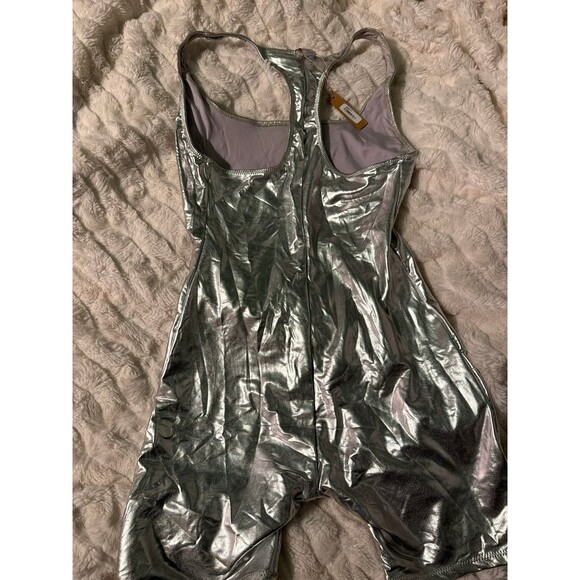 Skims Metallic Silver Racerback Cycle Suit Size L New with tags - Picture 4 of 4